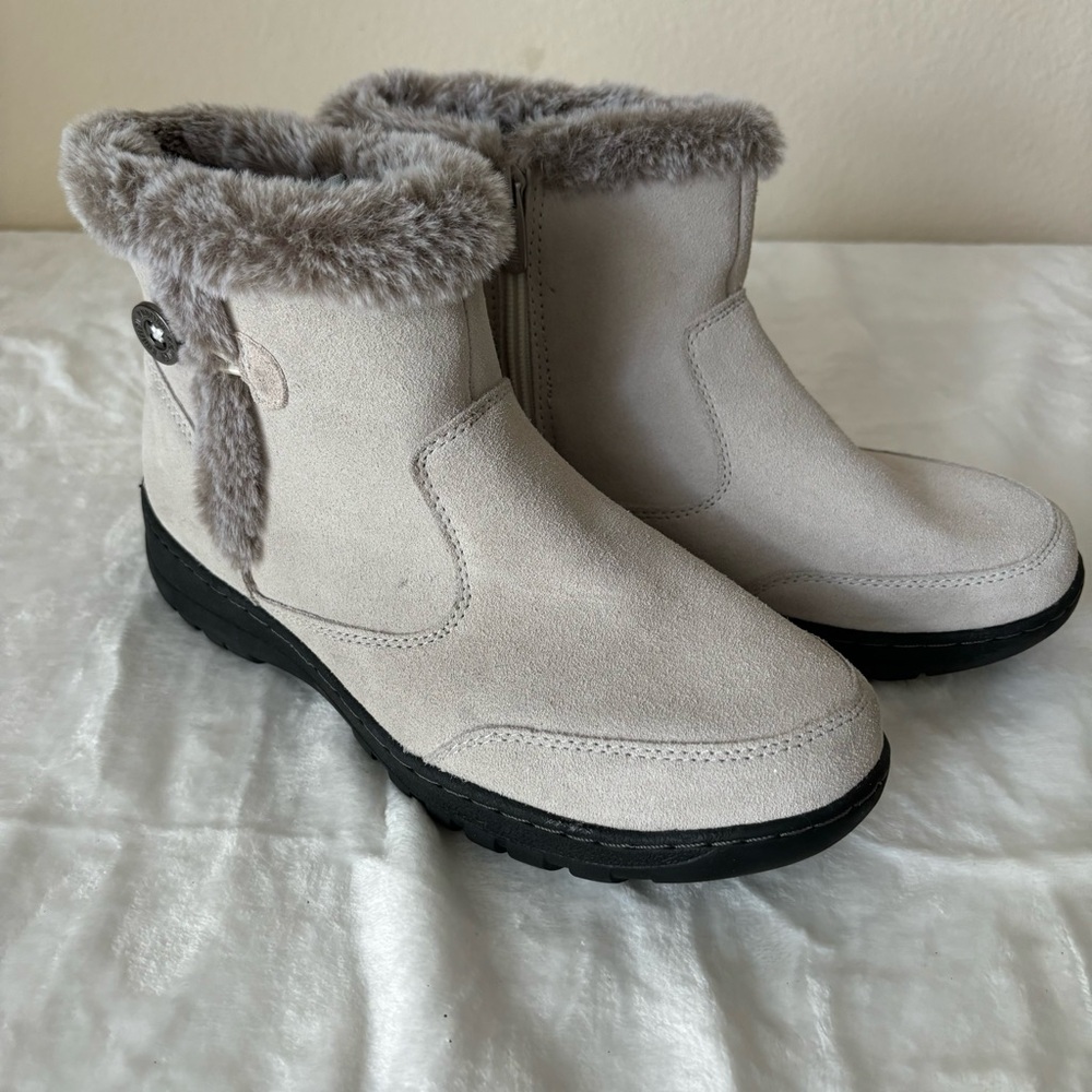 Khombu Iris Winter Snow All Weather Ankle Faux fur Boots White Women's 9